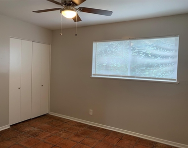 1808 W 35th St - Photo Thumbnail 7