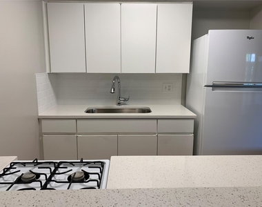 1808 W 35th St - Photo Thumbnail 4