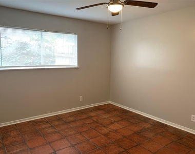 1808 W 35th St - Photo Thumbnail 9