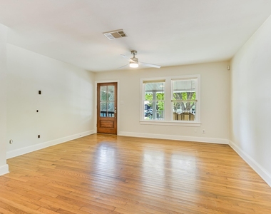 1402 Romeria Dr - Photo Thumbnail 4