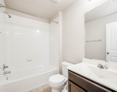 5816 Montrelia Dr - Photo Thumbnail 7