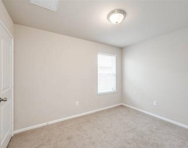 5816 Montrelia Dr - Photo Thumbnail 6