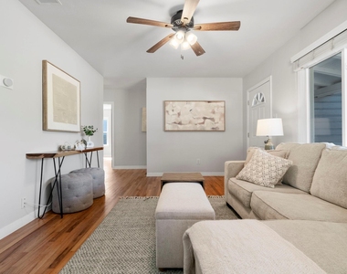 4503 Garnett St - Photo Thumbnail 5