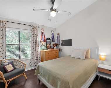 1911 Stoneridge Rd - Photo Thumbnail 15