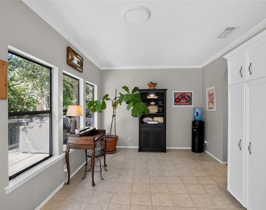 1911 Stoneridge Rd - Photo Thumbnail 10