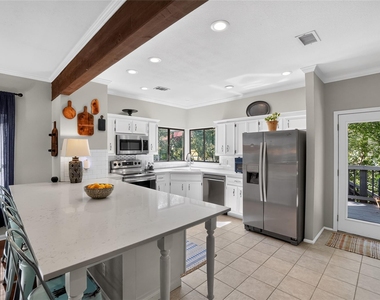 1911 Stoneridge Rd - Photo Thumbnail 9