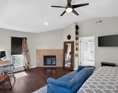 1911 Stoneridge Rd - Photo Thumbnail 12