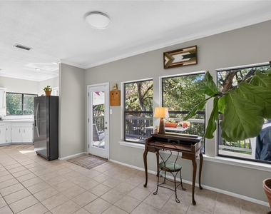 1911 Stoneridge Rd - Photo Thumbnail 8