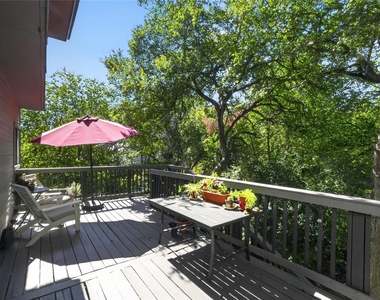 1911 Stoneridge Rd - Photo Thumbnail 3
