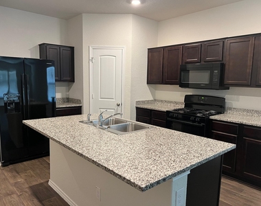 907 Adler Way - Photo Thumbnail 2