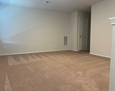 907 Adler Way - Photo Thumbnail 11