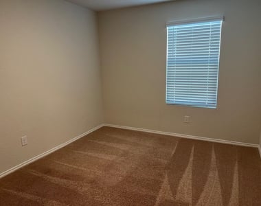 907 Adler Way - Photo Thumbnail 8