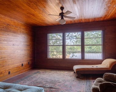 115 N Lockhart St - Photo Thumbnail 12