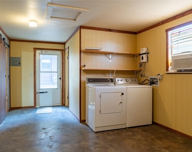 115 N Lockhart St - Photo Thumbnail 16
