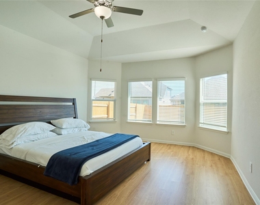 206 Pico St - Photo Thumbnail 8