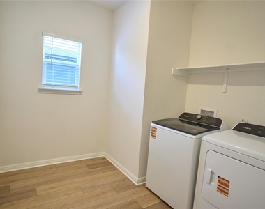 206 Pico St - Photo Thumbnail 21