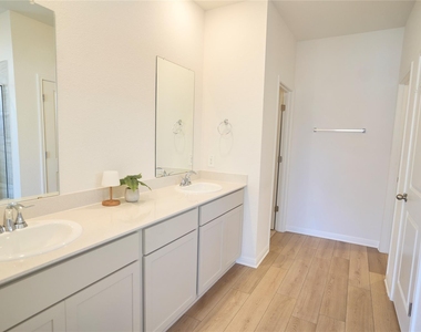 206 Pico St - Photo Thumbnail 10