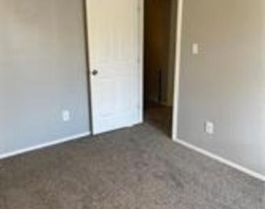 8114 Sonnet Ave - Photo Thumbnail 16