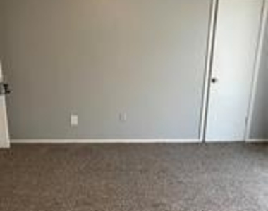 8114 Sonnet Ave - Photo Thumbnail 8