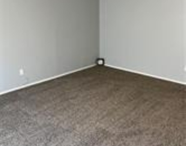 8114 Sonnet Ave - Photo Thumbnail 11