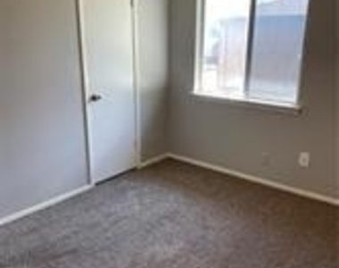 8114 Sonnet Ave - Photo Thumbnail 15