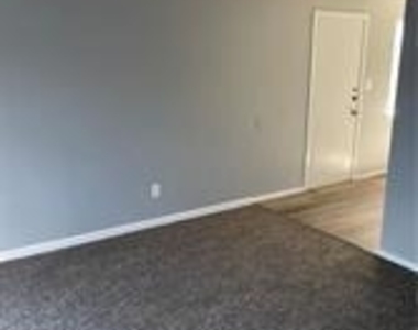 8114 Sonnet Ave - Photo Thumbnail 7