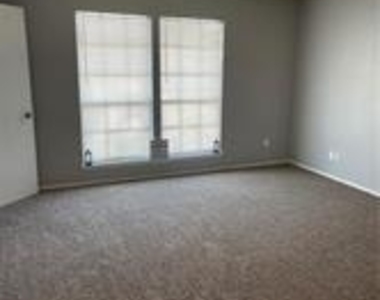 8114 Sonnet Ave - Photo Thumbnail 13