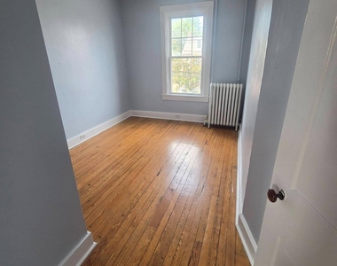 38 Liberty Street W - Photo Thumbnail 23