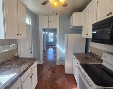 38 Liberty Street W - Photo Thumbnail 10