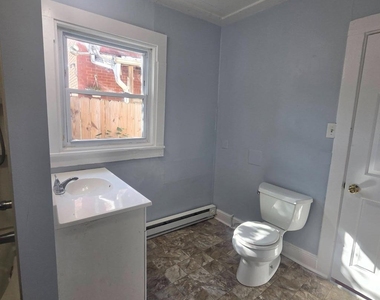 38 Liberty Street W - Photo Thumbnail 12