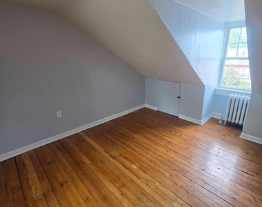 38 Liberty Street W - Photo Thumbnail 15