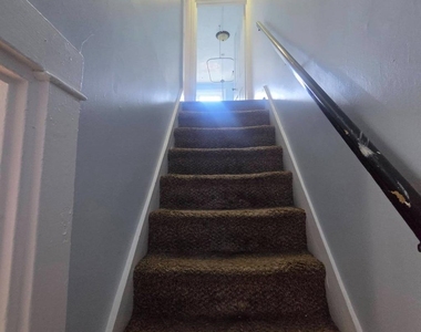 38 Liberty Street W - Photo Thumbnail 19