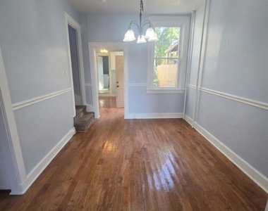 38 Liberty Street W - Photo Thumbnail 5
