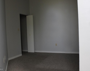 745 Manor Street - Photo Thumbnail 6