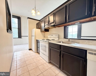 745 Manor Street - Photo Thumbnail 4