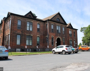 745 Manor Street - Photo Thumbnail 1