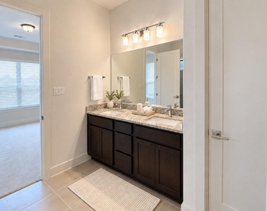1229 Westborough Ln - Photo Thumbnail 4