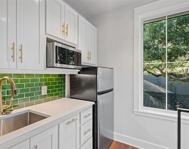 1801 Alta Vista Ave - Photo Thumbnail 2
