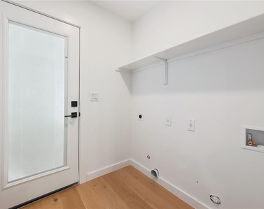 7109 Cherry Meadow Dr - Photo Thumbnail 19