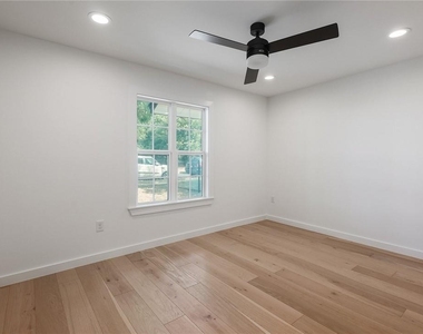 7109 Cherry Meadow Dr - Photo Thumbnail 16