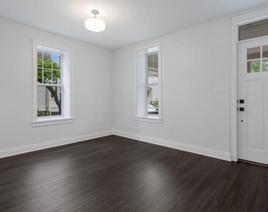 115 Harvey Avenue - Photo Thumbnail 4