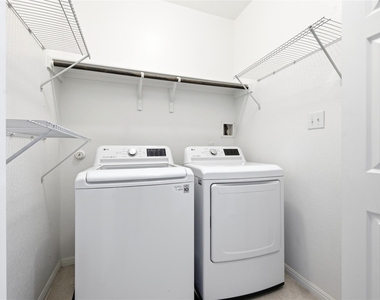 1214 Falconer Way - Photo Thumbnail 14