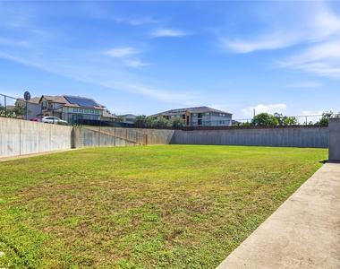 1214 Falconer Way - Photo Thumbnail 32