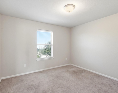 1214 Falconer Way - Photo Thumbnail 15