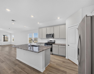 12413 Saint Thomas Dr - Photo Thumbnail 8