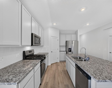 12413 Saint Thomas Dr - Photo Thumbnail 10