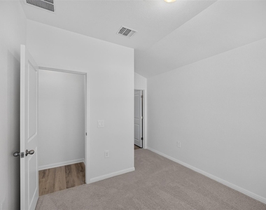 12413 Saint Thomas Dr - Photo Thumbnail 6