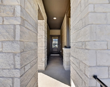 12413 Saint Thomas Dr - Photo Thumbnail 3