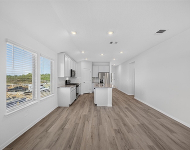 12413 Saint Thomas Dr - Photo Thumbnail 15