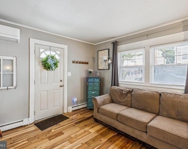 916 Cedar Street - Photo Thumbnail 2